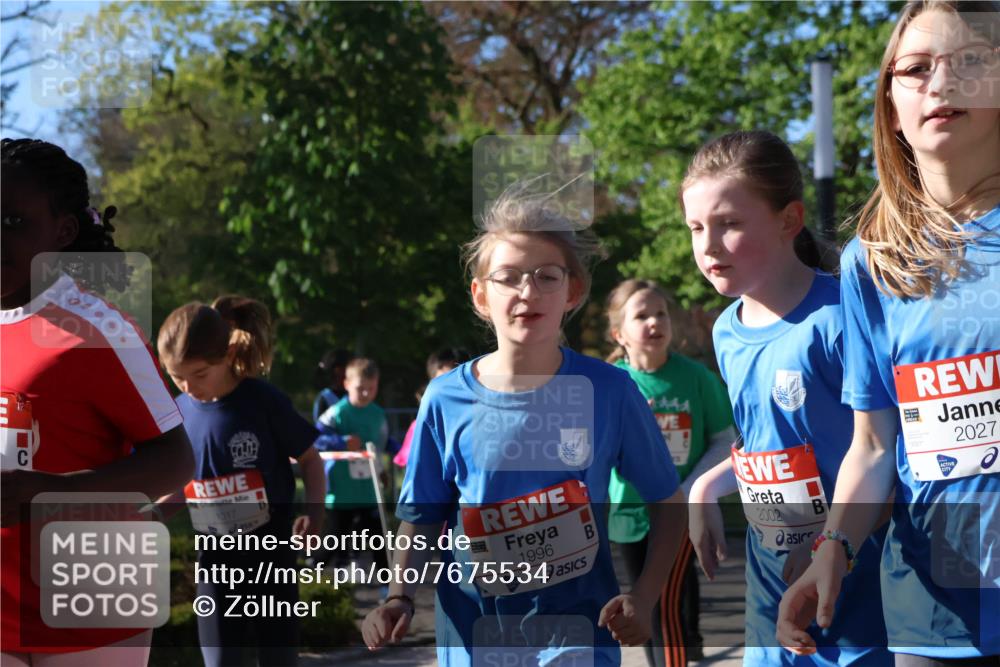 25.04.2025 - Das Zehntel Zöllner http://msf.ph/oto/7675534 26.04.2025 07:47:13 Laufen 1017, 1996, 2002, 1, 2027 meine-sportfotos.de
