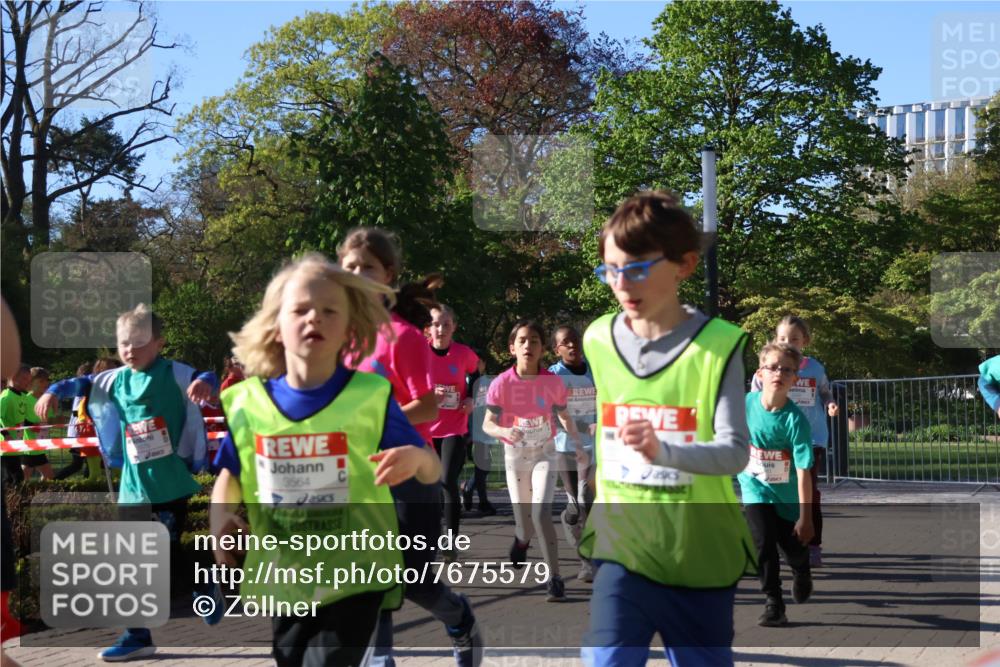 25.04.2025 - Das Zehntel Zöllner http://msf.ph/oto/7675579 26.04.2025 07:47:17 Laufen 3564 meine-sportfotos.de