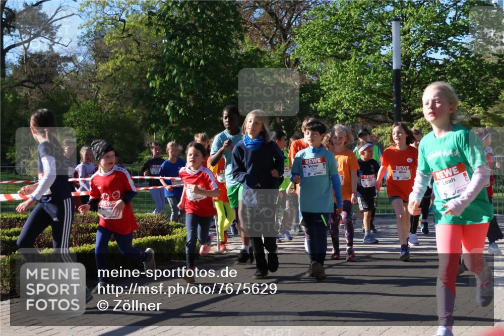 25.04.2025 - Das Zehntel Zöllner http://msf.ph/oto/7675629 26.04.2025 07:47:20 Laufen 382 meine-sportfotos.de