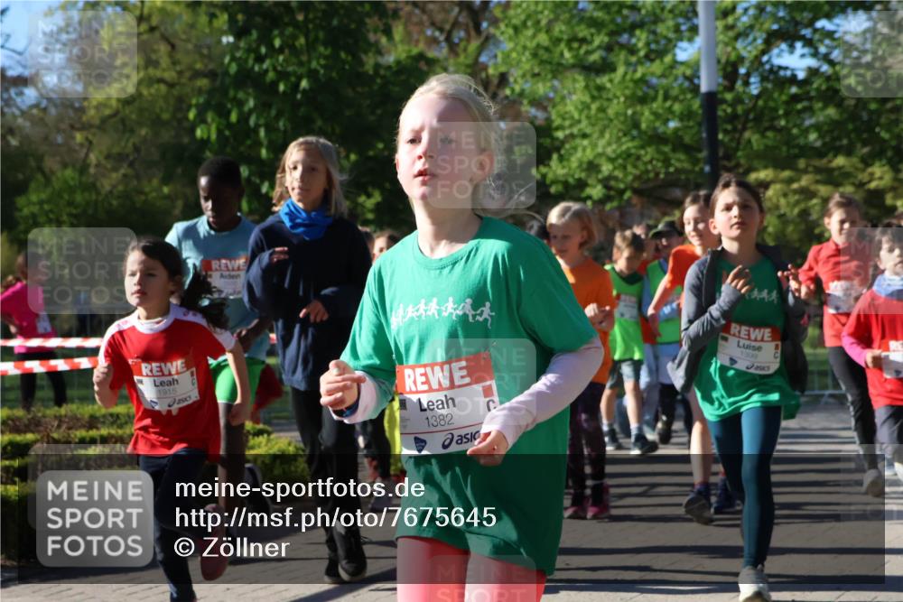 25.04.2025 - Das Zehntel Zöllner http://msf.ph/oto/7675645 26.04.2025 07:47:21 Laufen 1915, 1382, 1399 meine-sportfotos.de