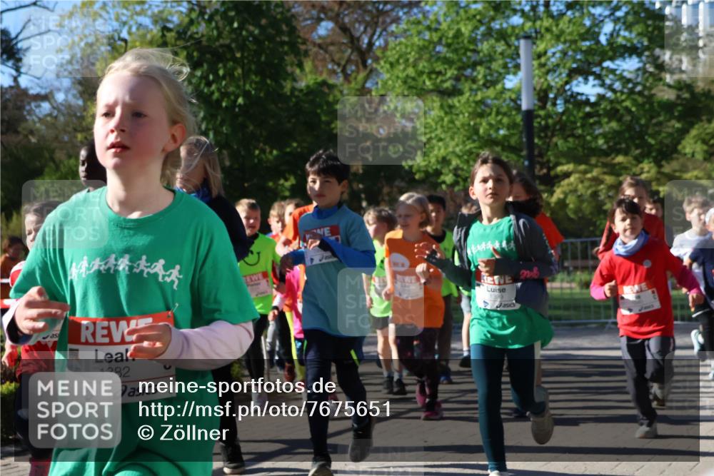 25.04.2025 - Das Zehntel Zöllner http://msf.ph/oto/7675651 26.04.2025 07:47:22 Laufen 1382, 1389 meine-sportfotos.de
