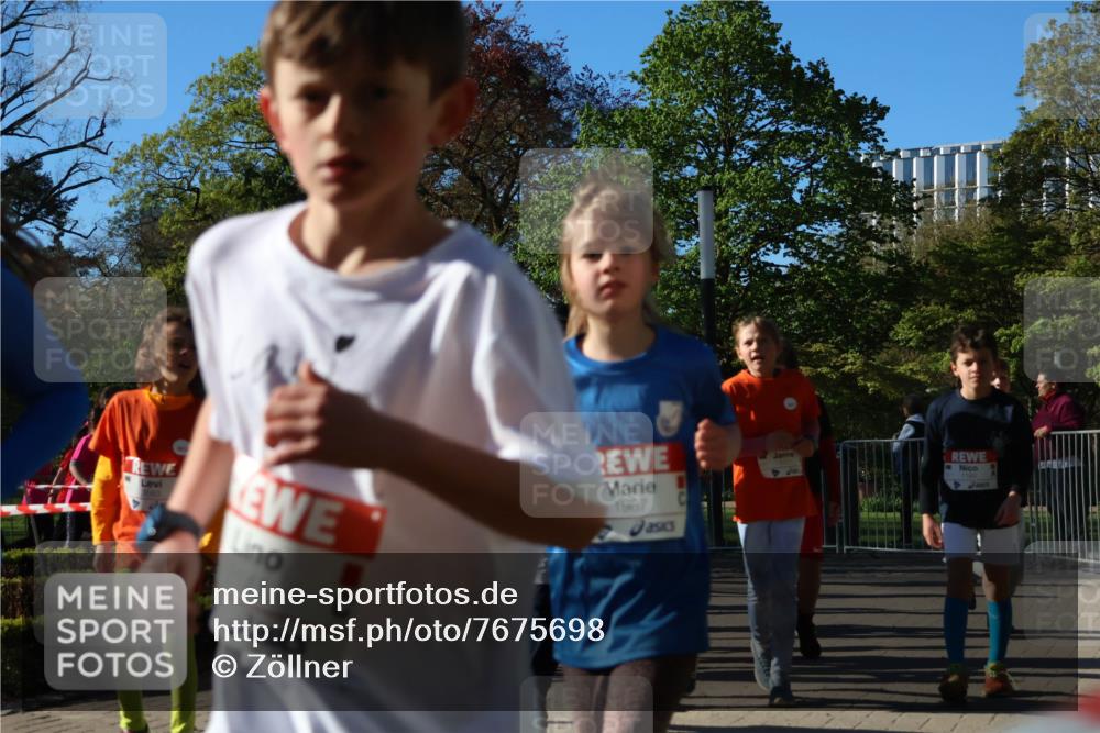 25.04.2025 - Das Zehntel Zöllner http://msf.ph/oto/7675698 26.04.2025 07:47:26 Laufen 41, 1967 meine-sportfotos.de
