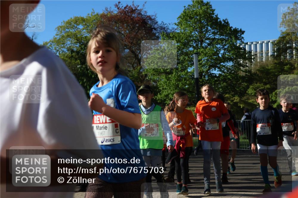 25.04.2025 - Das Zehntel Zöllner http://msf.ph/oto/7675703 26.04.2025 07:47:26 Laufen 1967 meine-sportfotos.de