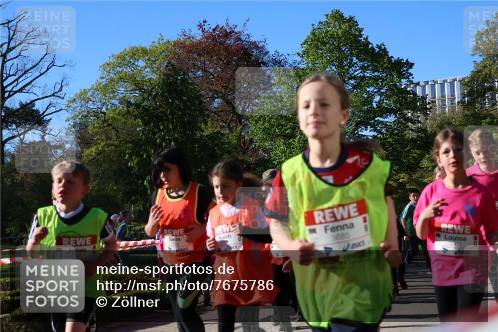 25.04.2025 - Das Zehntel Zöllner http://msf.ph/oto/7675786 26.04.2025 07:47:33 Laufen 3647, 3585 meine-sportfotos.de