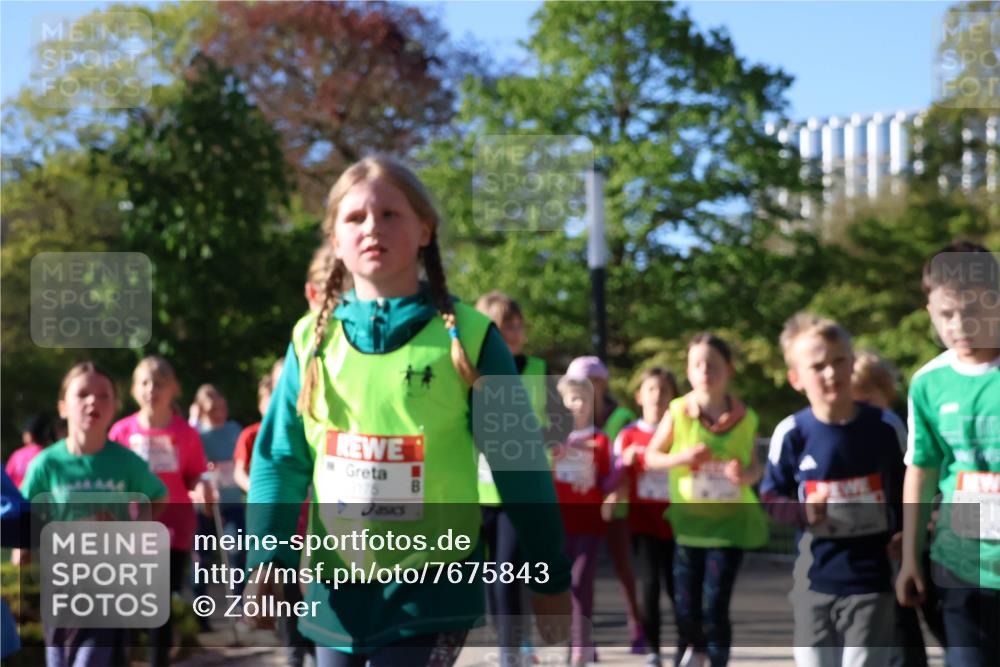 25.04.2025 - Das Zehntel Zöllner http://msf.ph/oto/7675843 26.04.2025 07:47:38 Laufen 3175 meine-sportfotos.de