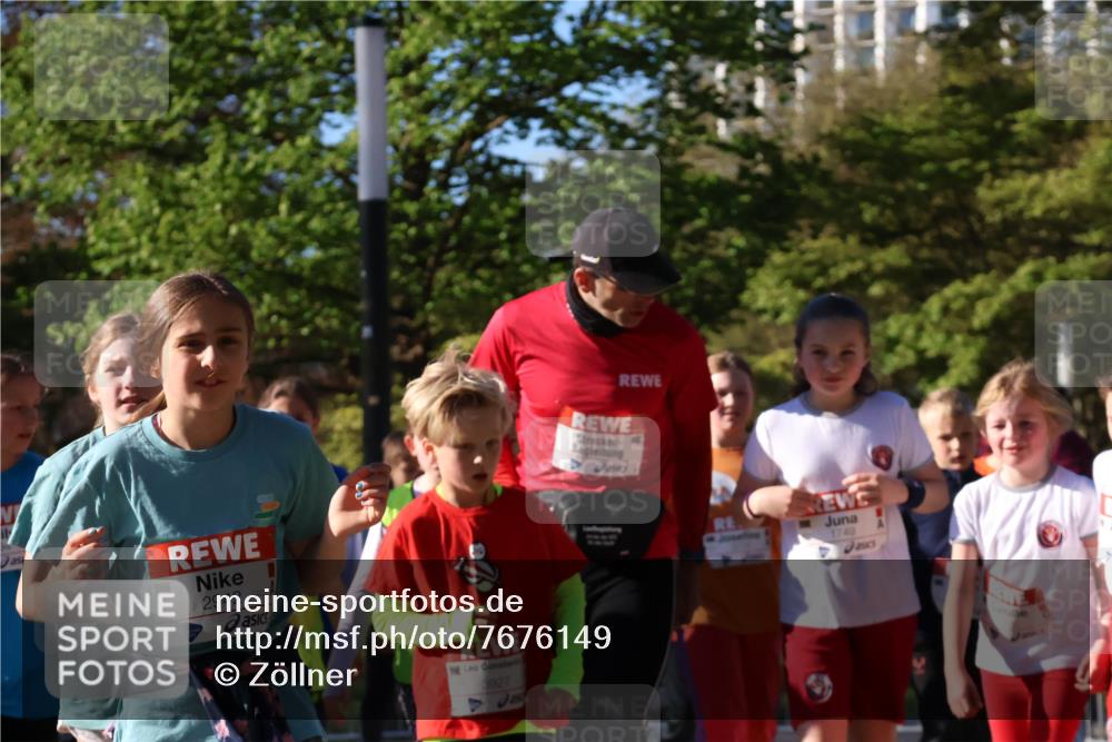 25.04.2025 - Das Zehntel Zöllner http://msf.ph/oto/7676149 26.04.2025 07:48:01 Laufen 2942, 3927, 1749 meine-sportfotos.de