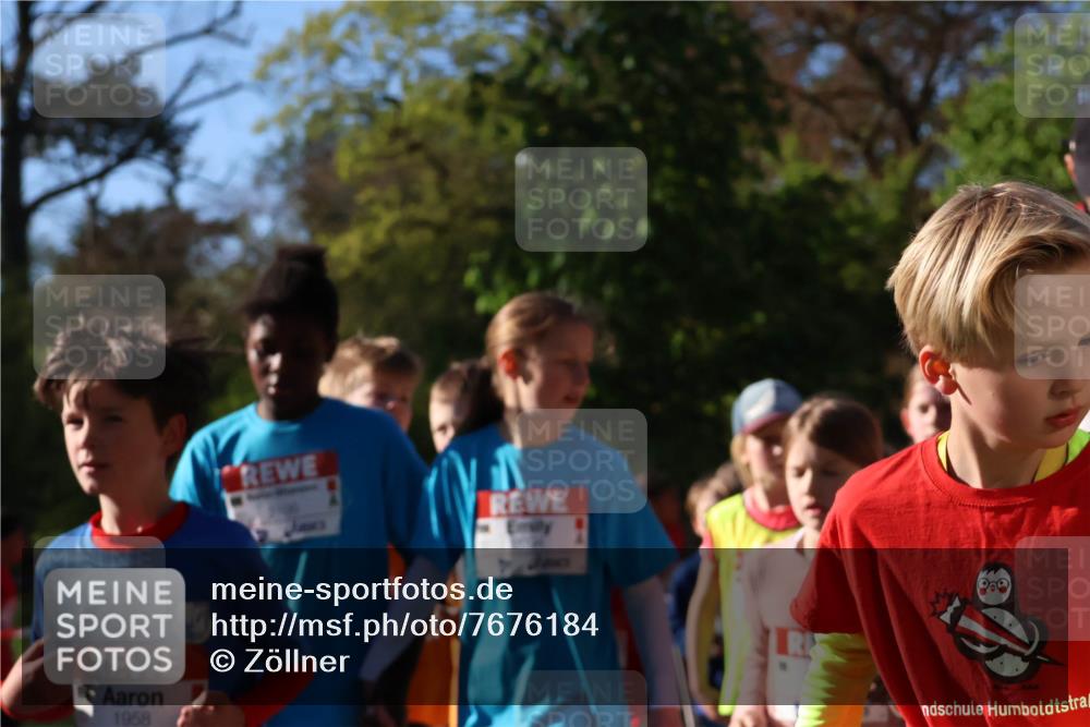 25.04.2025 - Das Zehntel Zöllner http://msf.ph/oto/7676184 26.04.2025 07:48:03 Laufen 1958 meine-sportfotos.de