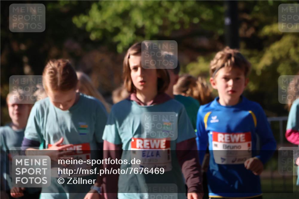 25.04.2025 - Das Zehntel Zöllner http://msf.ph/oto/7676469 26.04.2025 07:48:24 Laufen 300, 2513, 2822 meine-sportfotos.de