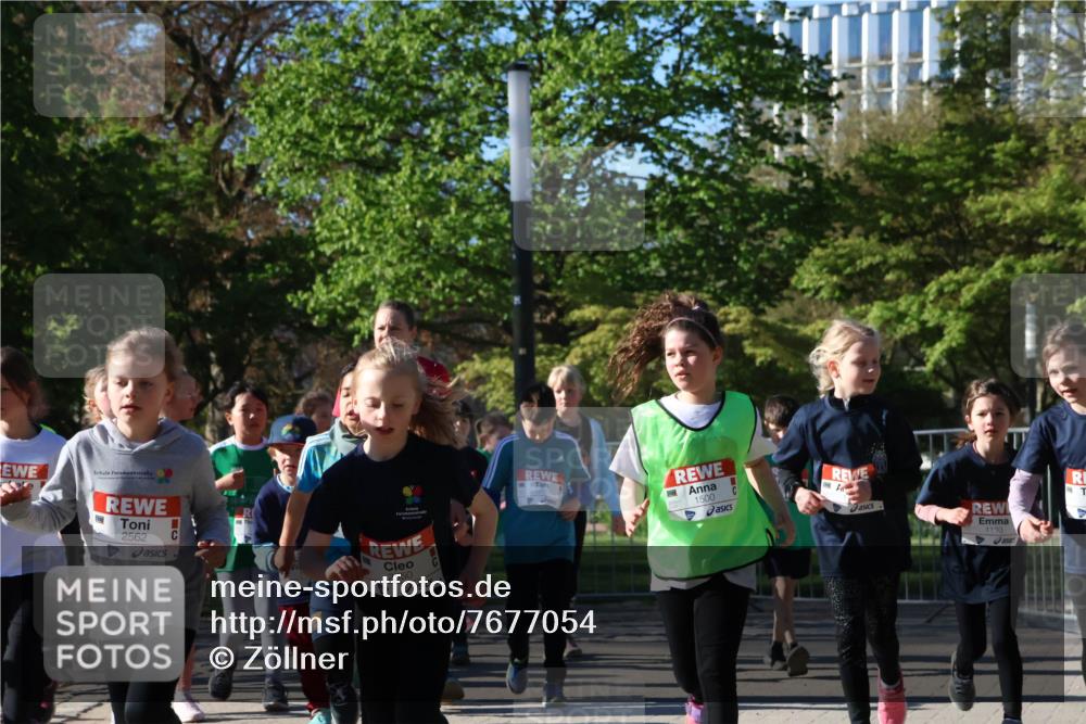 25.04.2025 - Das Zehntel Zöllner http://msf.ph/oto/7677054 26.04.2025 07:49:03 Laufen 2562, 2550, 1500, 1133 meine-sportfotos.de