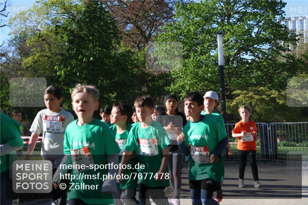 25.04.2025 - Das Zehntel Zöllner http://msf.ph/oto/7677478 26.04.2025 07:49:46 Laufen 61, 1425 meine-sportfotos.de