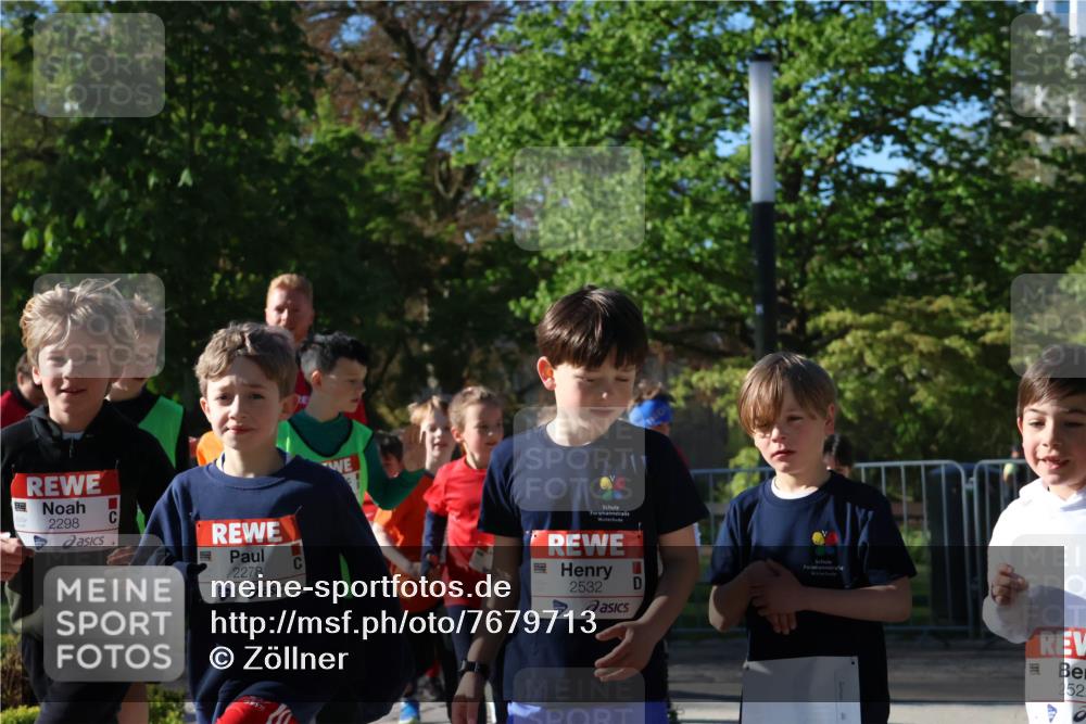 25.04.2025 - Das Zehntel Zöllner http://msf.ph/oto/7679713 26.04.2025 07:50:26 Laufen 2298, 2278, 2532, 10, 252 meine-sportfotos.de