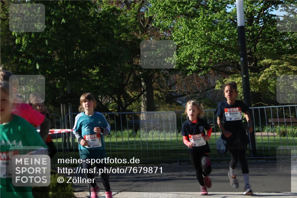 25.04.2025 - Das Zehntel Zöllner http://msf.ph/oto/7679871 26.04.2025 07:50:36 Laufen 300, 1006, 1005 meine-sportfotos.de