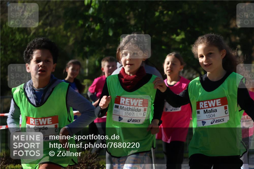 25.04.2025 - Das Zehntel Zöllner http://msf.ph/oto/7680220 26.04.2025 07:50:58 Laufen 1505, 1507, 1504 meine-sportfotos.de