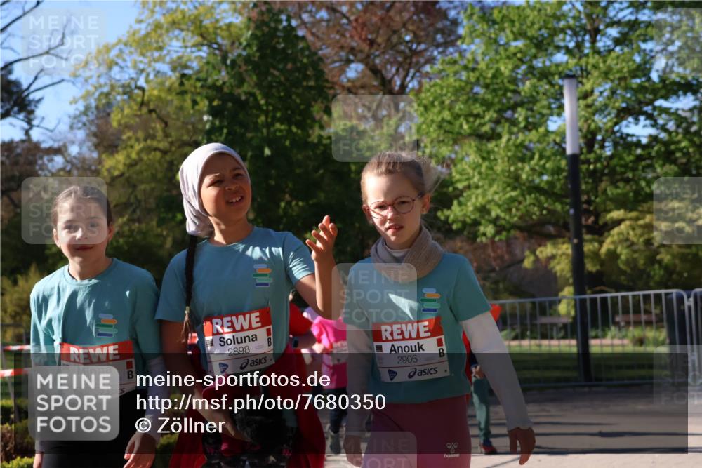 25.04.2025 - Das Zehntel Zöllner http://msf.ph/oto/7680350 26.04.2025 07:51:07 Laufen 9, 2922, 2898, 2906 meine-sportfotos.de