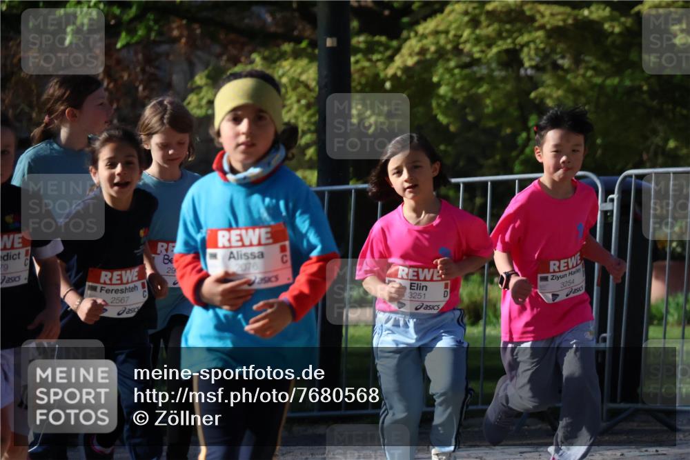 25.04.2025 - Das Zehntel Zöllner http://msf.ph/oto/7680568 26.04.2025 07:51:26 Laufen 8, 29, 2076, 79, 2567, 11, 3251, 3254 meine-sportfotos.de
