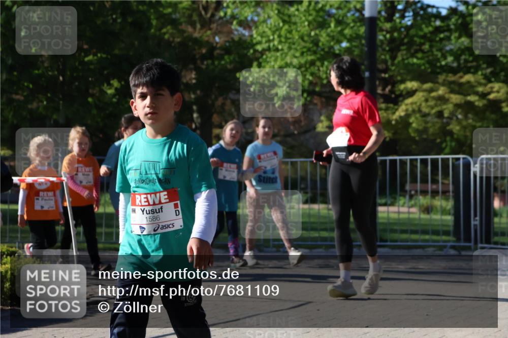 25.04.2025 - Das Zehntel Zöllner http://msf.ph/oto/7681109 26.04.2025 07:52:16 Laufen 1586 meine-sportfotos.de