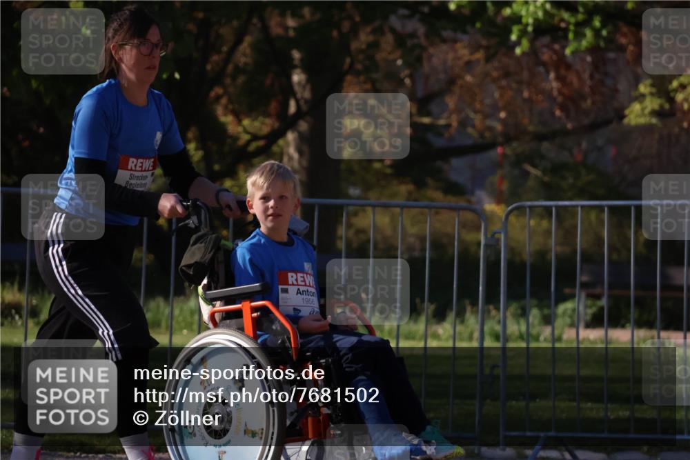 25.04.2025 - Das Zehntel Zöllner http://msf.ph/oto/7681502 26.04.2025 07:52:47 Laufen 1956 meine-sportfotos.de