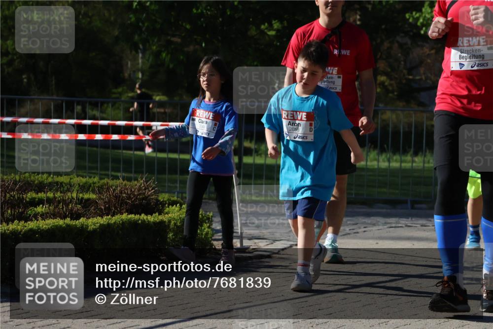25.04.2025 - Das Zehntel Zöllner http://msf.ph/oto/7681839 26.04.2025 07:53:24 Laufen 2049, 2058 meine-sportfotos.de