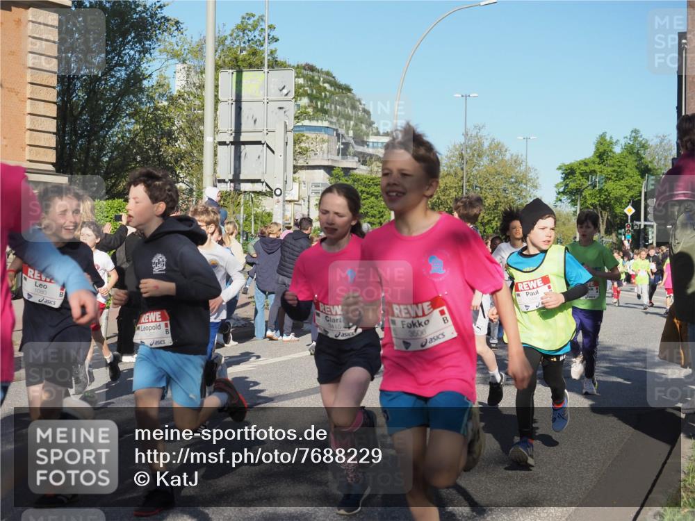 25.04.2025 - Das Zehntel KatJ http://msf.ph/oto/7688229 26.04.2025 08:35:16 Laufen 1080, 1087, 3415, 3506 meine-sportfotos.de