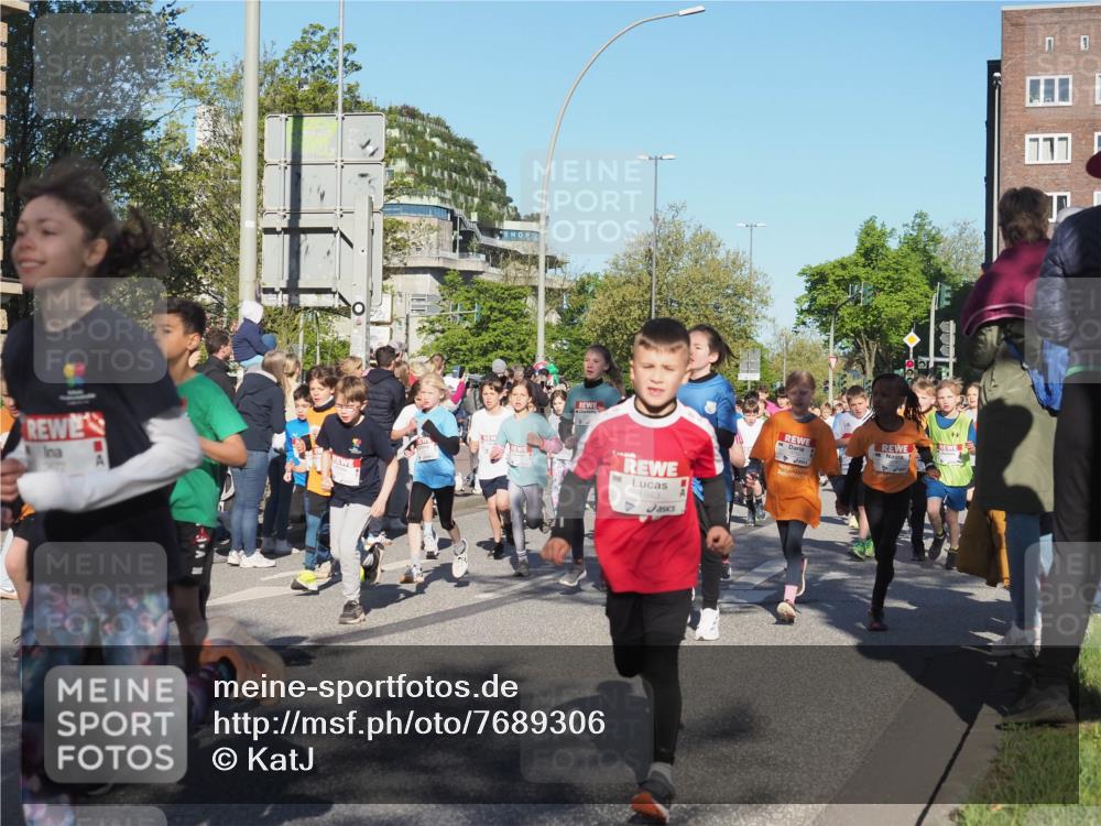 25.04.2025 - Das Zehntel KatJ http://msf.ph/oto/7689306 26.04.2025 08:35:39 Laufen 1943, 1 meine-sportfotos.de