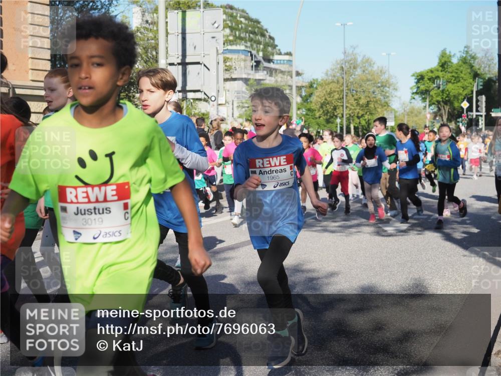 25.04.2025 - Das Zehntel KatJ http://msf.ph/oto/7696063 26.04.2025 08:37:35 Laufen 3019, 1965 meine-sportfotos.de