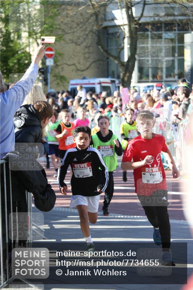 25.04.2025 - Das Zehntel Jannik Wohlers http://msf.ph/oto/7734655 26.04.2025 08:37:44 Laufen 2696, 1945 meine-sportfotos.de