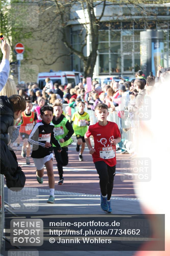 25.04.2025 - Das Zehntel Jannik Wohlers http://msf.ph/oto/7734662 26.04.2025 08:37:43 Laufen 1945 meine-sportfotos.de