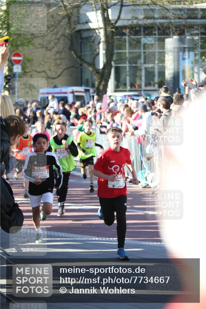 25.04.2025 - Das Zehntel Jannik Wohlers http://msf.ph/oto/7734667 26.04.2025 08:37:43 Laufen 2696, 1945 meine-sportfotos.de