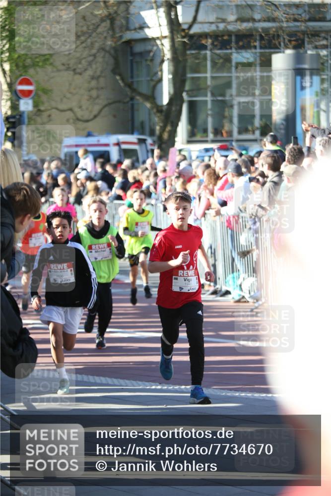 25.04.2025 - Das Zehntel Jannik Wohlers http://msf.ph/oto/7734670 26.04.2025 08:37:43 Laufen 2696, 1945 meine-sportfotos.de