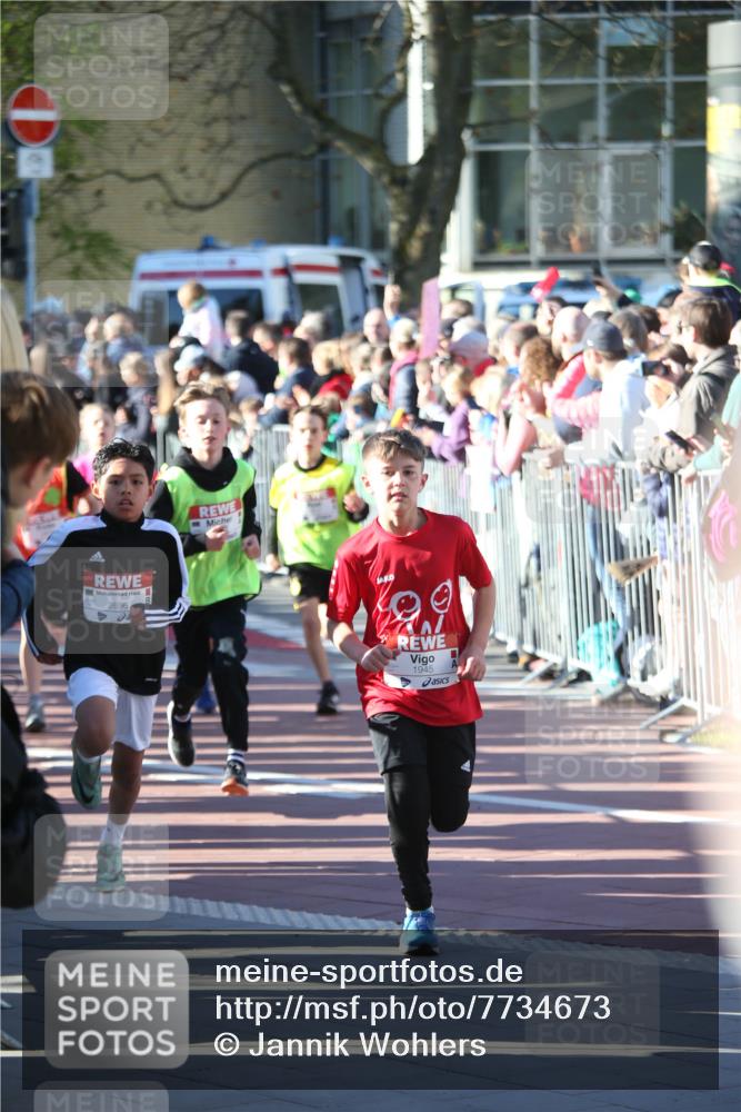 25.04.2025 - Das Zehntel Jannik Wohlers http://msf.ph/oto/7734673 26.04.2025 08:37:43 Laufen 2696, 1945 meine-sportfotos.de