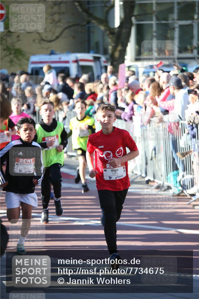 25.04.2025 - Das Zehntel Jannik Wohlers http://msf.ph/oto/7734675 26.04.2025 08:37:43 Laufen 2696, 1945 meine-sportfotos.de