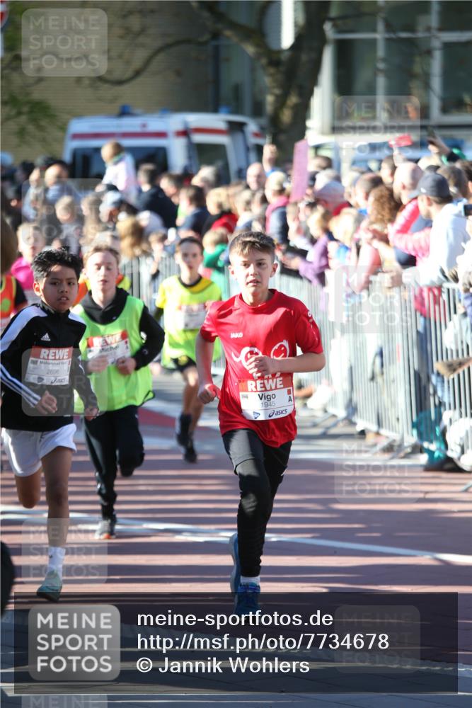 25.04.2025 - Das Zehntel Jannik Wohlers http://msf.ph/oto/7734678 26.04.2025 08:37:43 Laufen 2696, 1945 meine-sportfotos.de