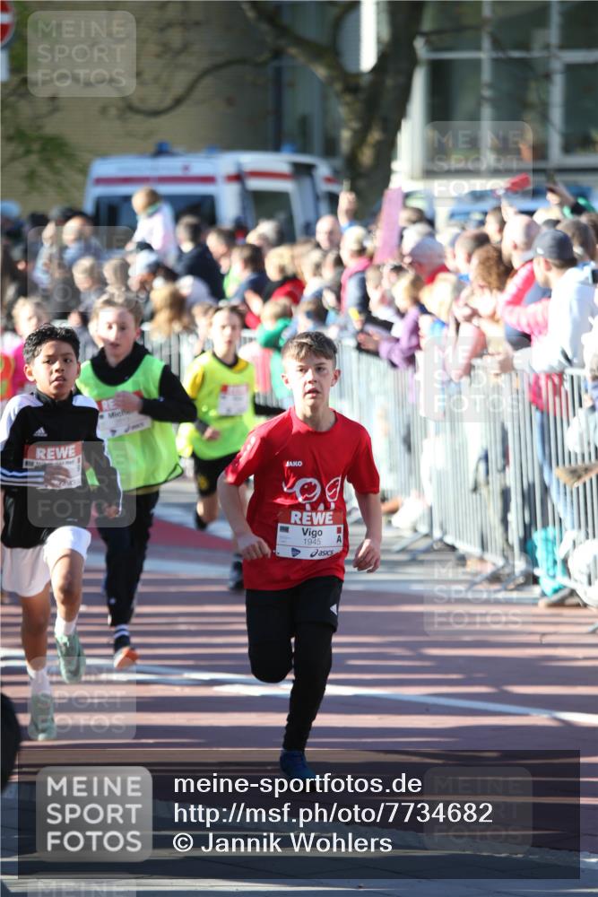 25.04.2025 - Das Zehntel Jannik Wohlers http://msf.ph/oto/7734682 26.04.2025 08:37:42 Laufen 1945 meine-sportfotos.de