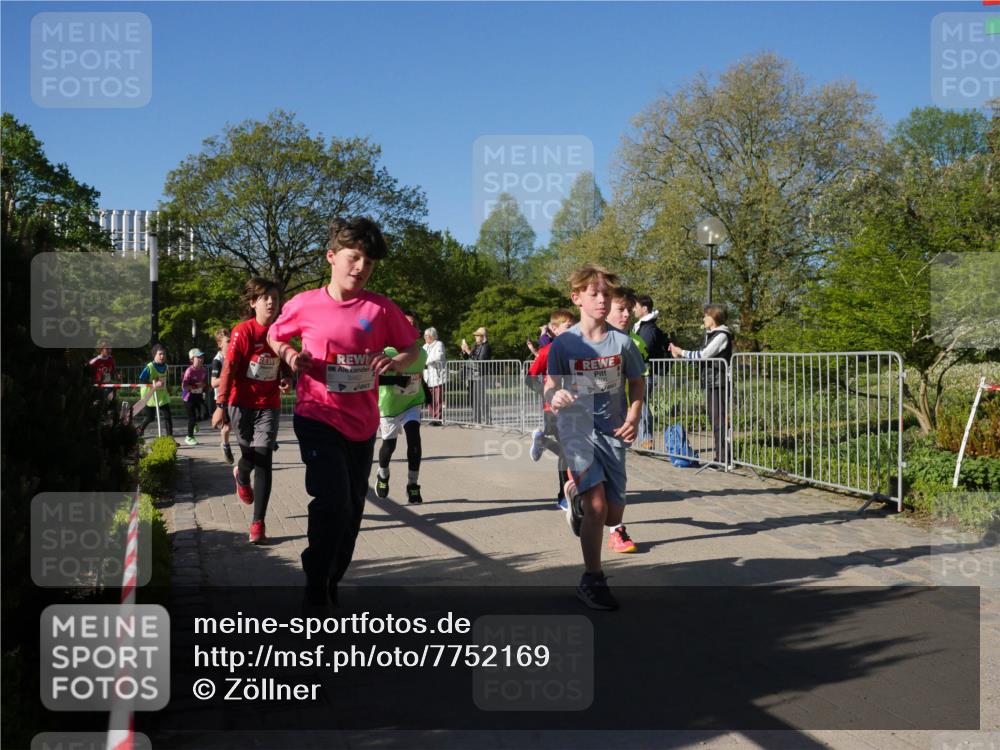 25.04.2025 - Das Zehntel Zöllner http://msf.ph/oto/7752169 26.04.2025 08:42:19 Laufen  meine-sportfotos.de