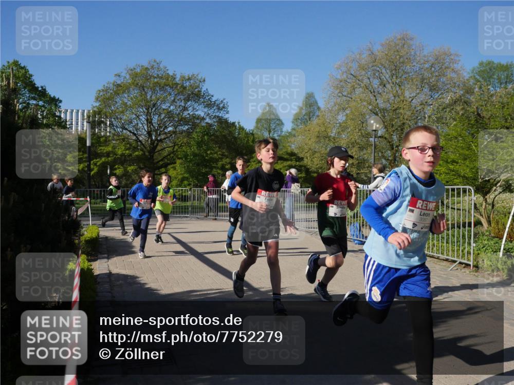 25.04.2025 - Das Zehntel Zöllner http://msf.ph/oto/7752279 26.04.2025 08:42:29 Laufen 3087 meine-sportfotos.de
