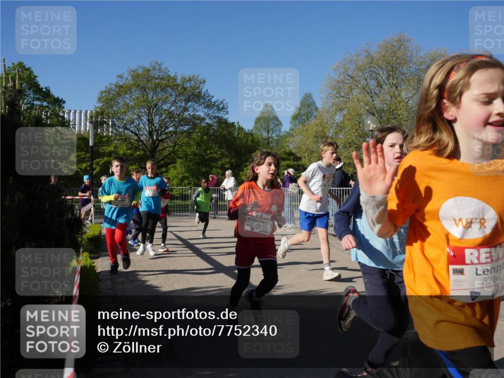 25.04.2025 - Das Zehntel Zöllner http://msf.ph/oto/7752340 26.04.2025 08:42:34 Laufen 3768, 3781 meine-sportfotos.de