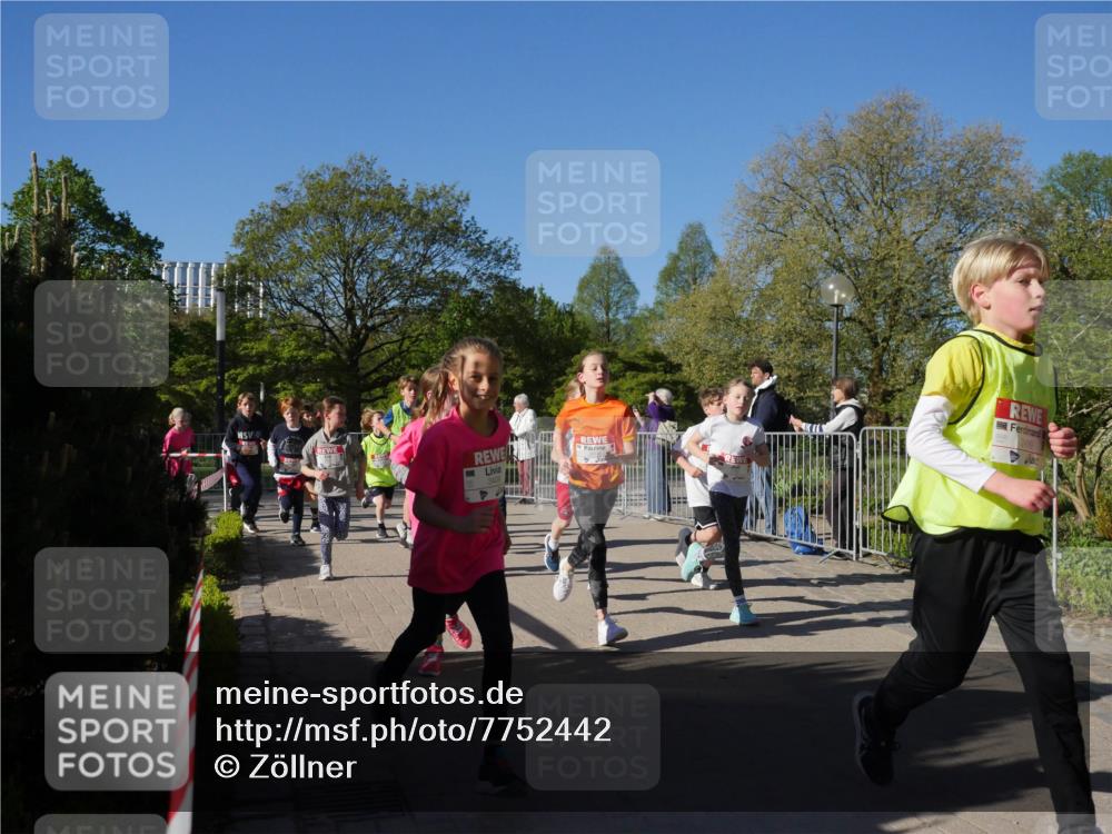 25.04.2025 - Das Zehntel Zöllner http://msf.ph/oto/7752442 26.04.2025 08:42:43 Laufen 340 meine-sportfotos.de