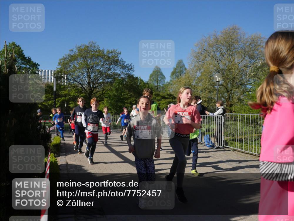 25.04.2025 - Das Zehntel Zöllner http://msf.ph/oto/7752457 26.04.2025 08:42:45 Laufen 3885 meine-sportfotos.de