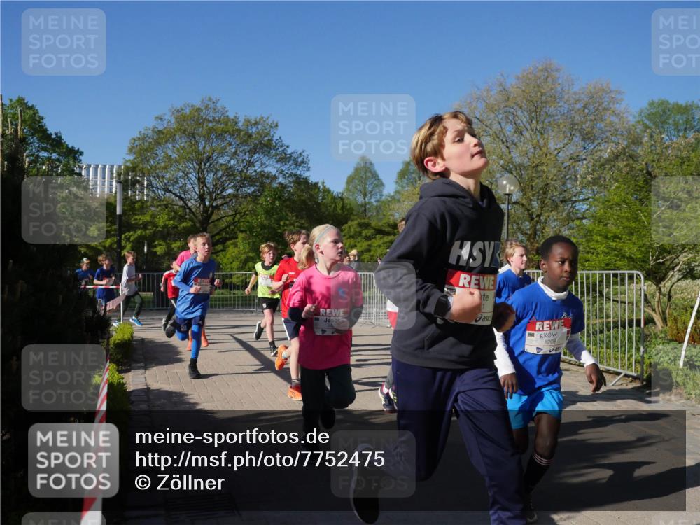 25.04.2025 - Das Zehntel Zöllner http://msf.ph/oto/7752475 26.04.2025 08:42:46 Laufen 1208 meine-sportfotos.de