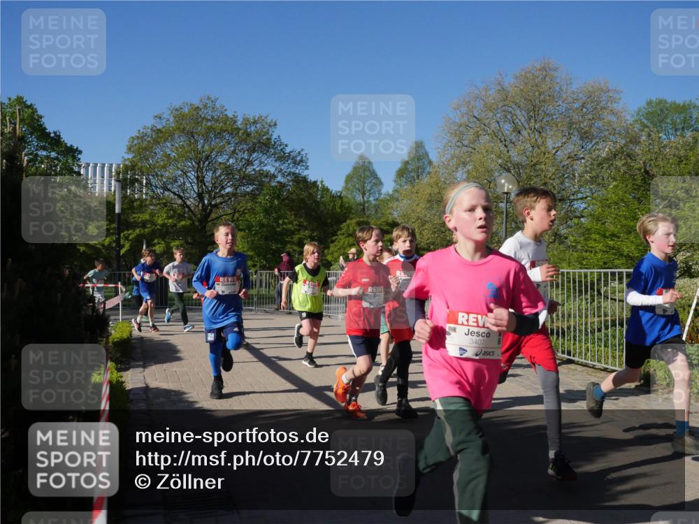 25.04.2025 - Das Zehntel Zöllner http://msf.ph/oto/7752479 26.04.2025 08:42:47 Laufen 3407 meine-sportfotos.de