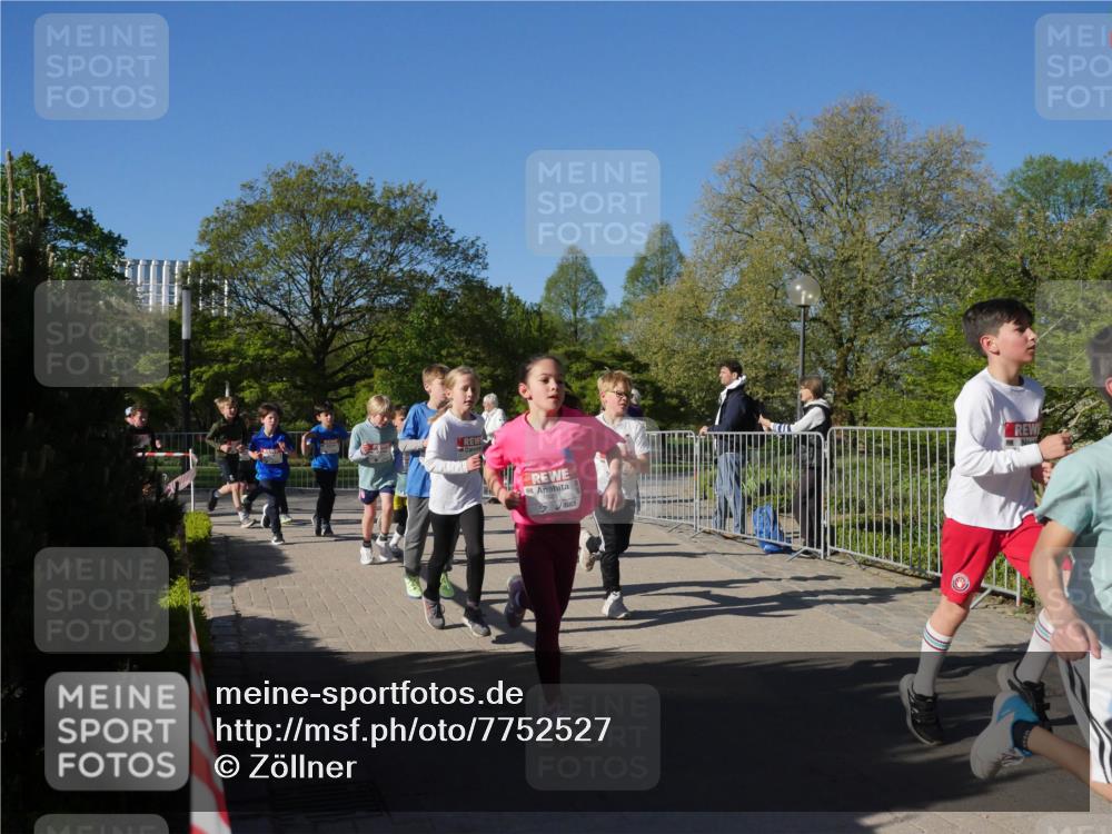 25.04.2025 - Das Zehntel Zöllner http://msf.ph/oto/7752527 26.04.2025 08:42:51 Laufen  meine-sportfotos.de