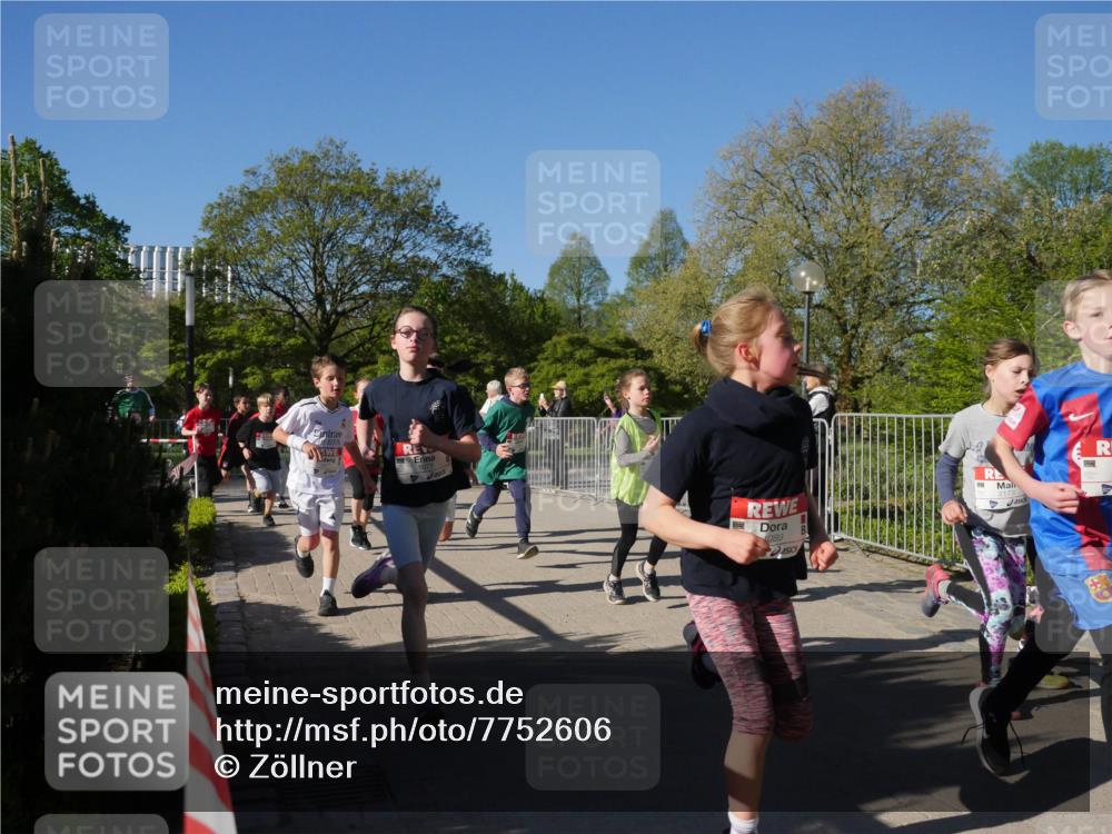 25.04.2025 - Das Zehntel Zöllner http://msf.ph/oto/7752606 26.04.2025 08:42:58 Laufen 089 meine-sportfotos.de