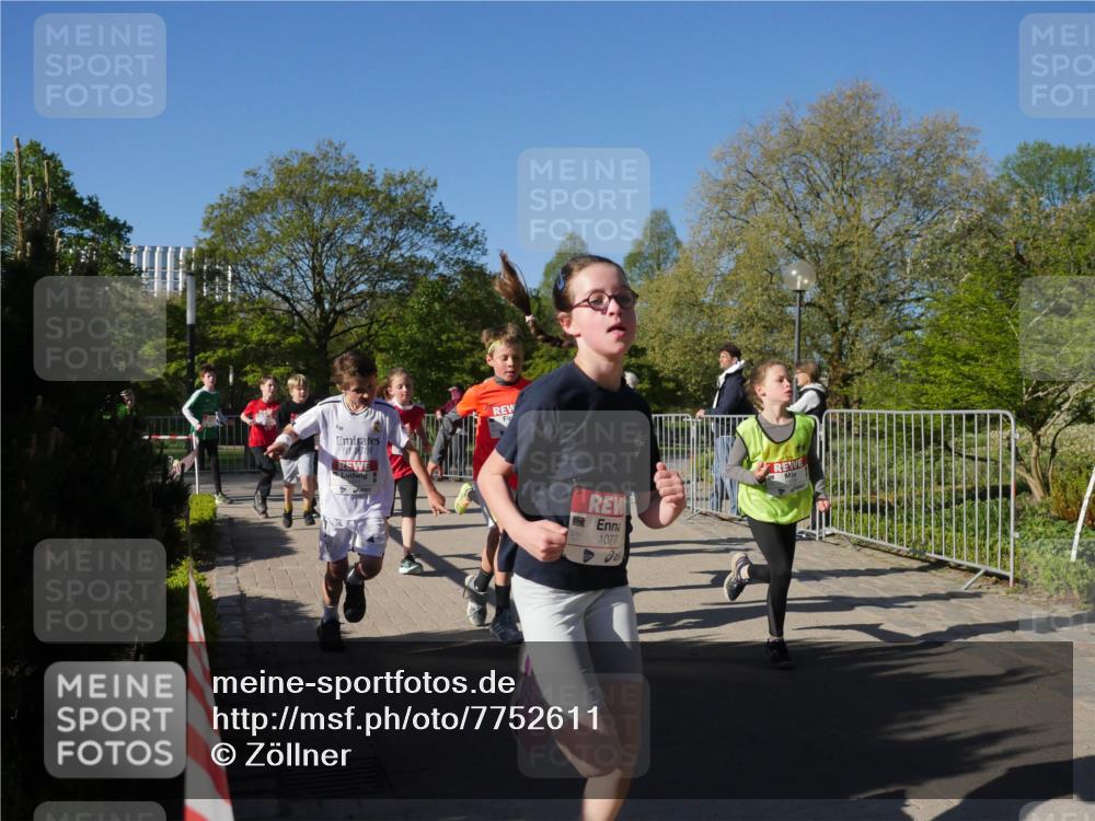 25.04.2025 - Das Zehntel Zöllner http://msf.ph/oto/7752611 26.04.2025 08:42:58 Laufen 1077 meine-sportfotos.de