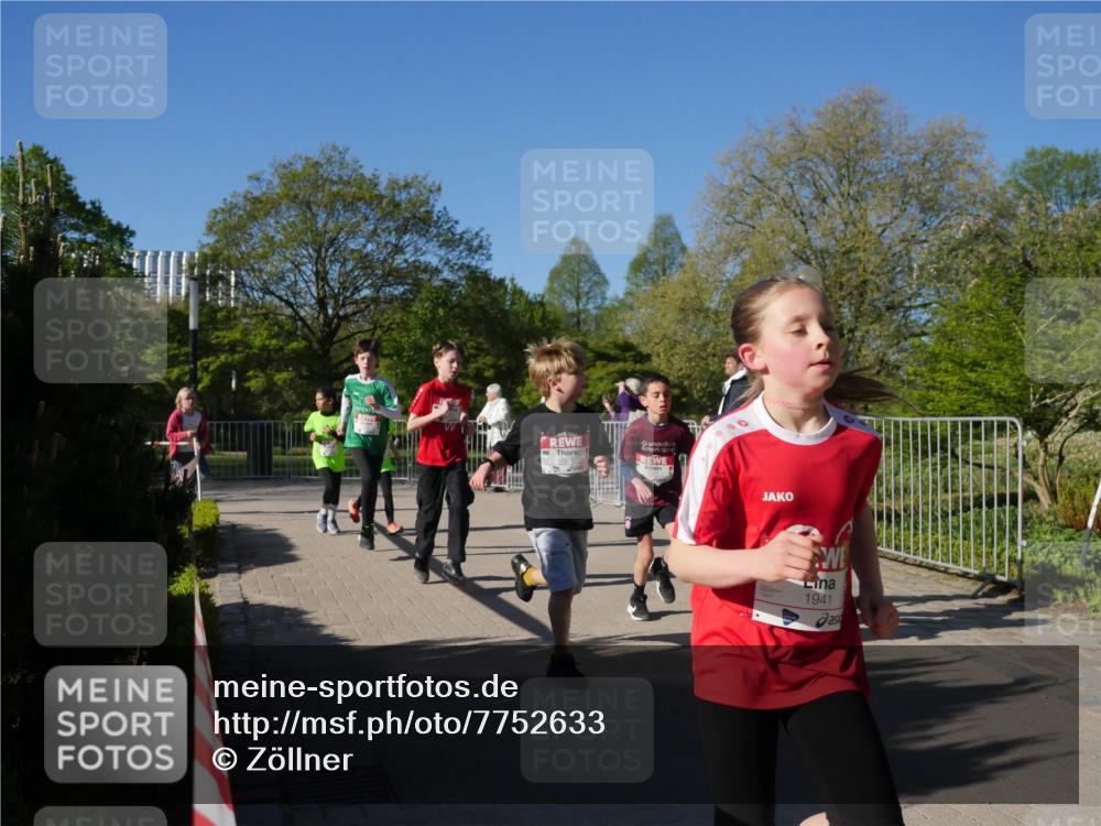 25.04.2025 - Das Zehntel Zöllner http://msf.ph/oto/7752633 26.04.2025 08:43:00 Laufen 1941 meine-sportfotos.de