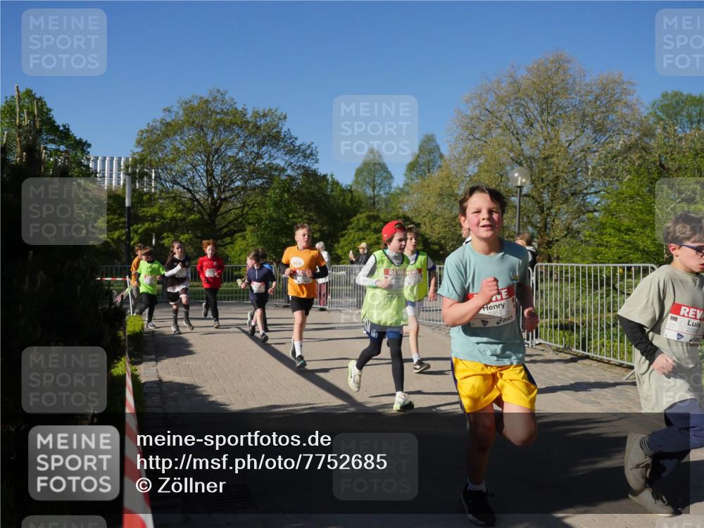 25.04.2025 - Das Zehntel Zöllner http://msf.ph/oto/7752685 26.04.2025 08:43:05 Laufen 2957, 2205 meine-sportfotos.de