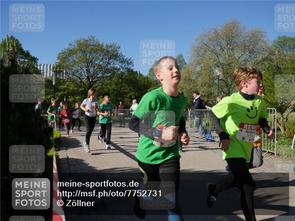 25.04.2025 - Das Zehntel Zöllner http://msf.ph/oto/7752731 26.04.2025 08:43:09 Laufen 3052 meine-sportfotos.de