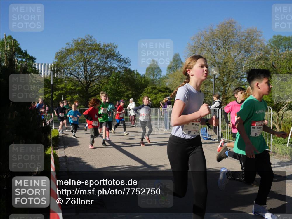 25.04.2025 - Das Zehntel Zöllner http://msf.ph/oto/7752750 26.04.2025 08:43:11 Laufen 1129, 147 meine-sportfotos.de