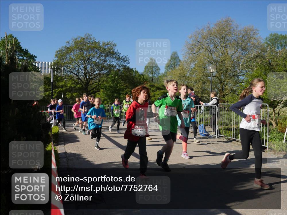 25.04.2025 - Das Zehntel Zöllner http://msf.ph/oto/7752764 26.04.2025 08:43:12 Laufen 3944 meine-sportfotos.de
