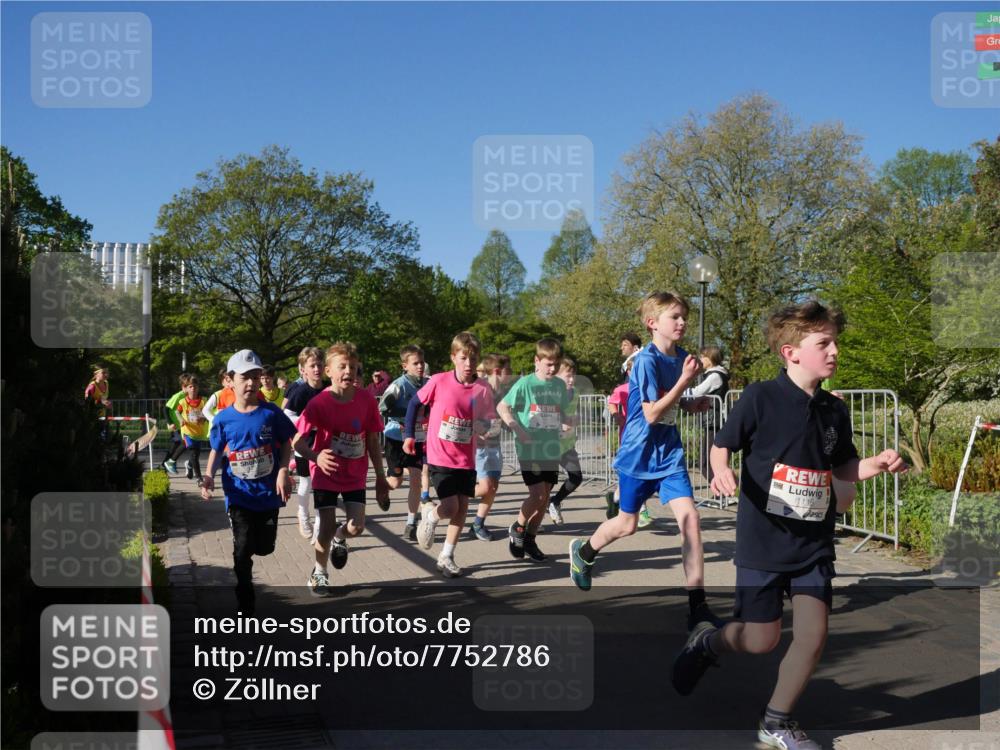 25.04.2025 - Das Zehntel Zöllner http://msf.ph/oto/7752786 26.04.2025 08:43:14 Laufen 1118 meine-sportfotos.de