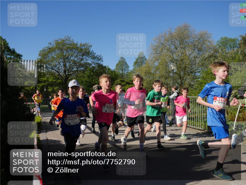 25.04.2025 - Das Zehntel Zöllner http://msf.ph/oto/7752790 26.04.2025 08:43:15 Laufen 1233, 201 meine-sportfotos.de